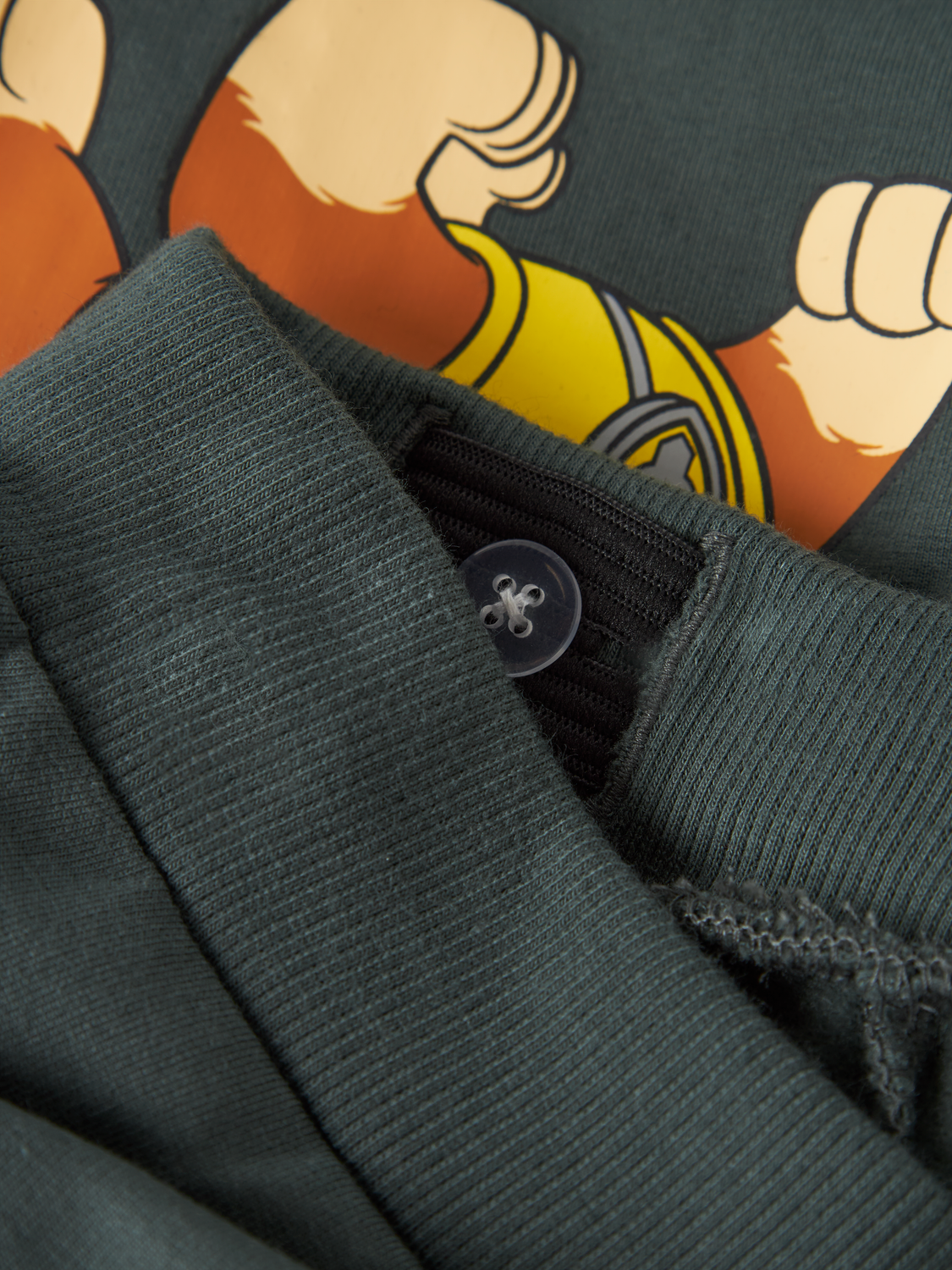 model_shot-front_full